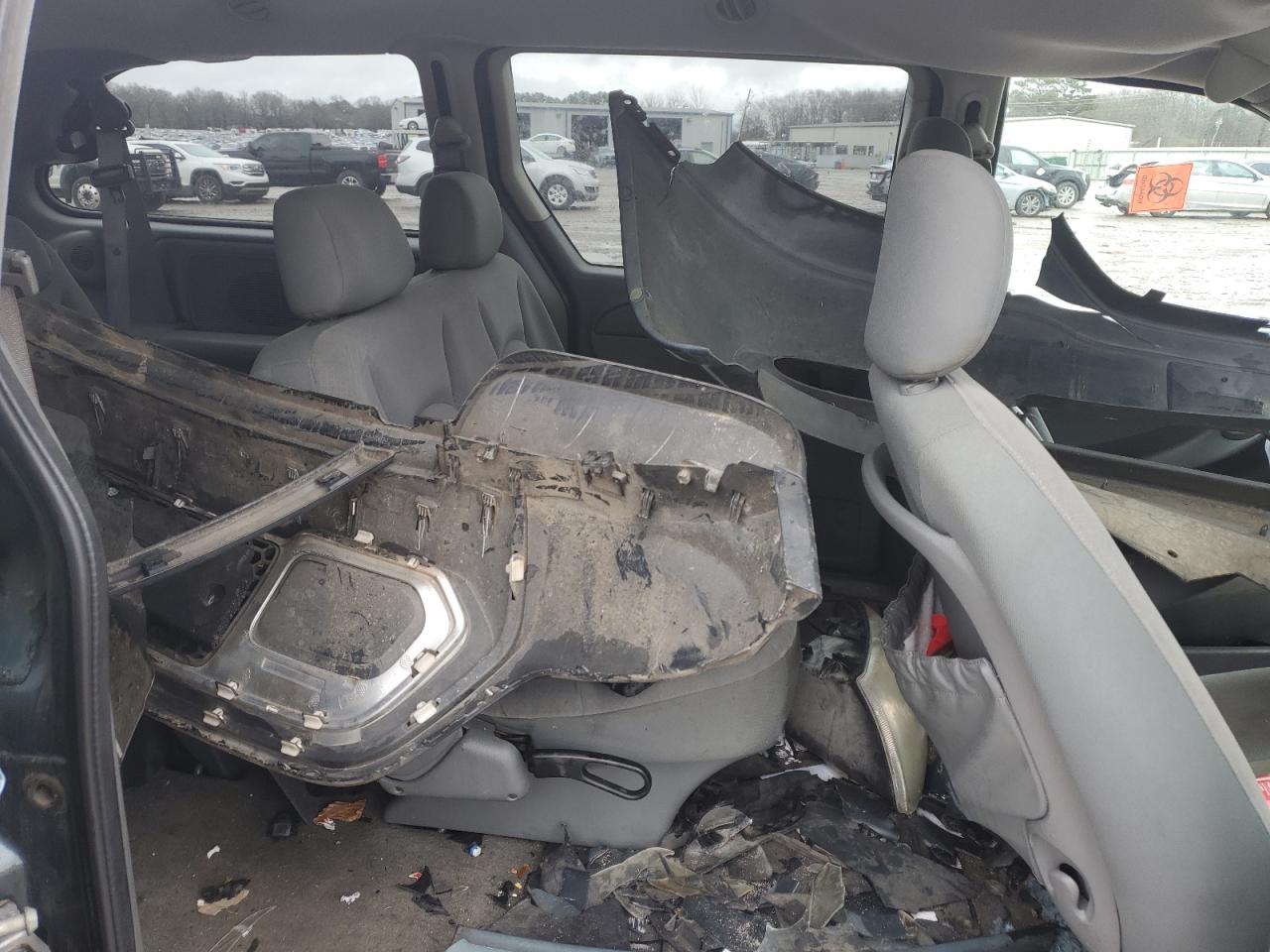 2007 Dodge Caravan - Image 12