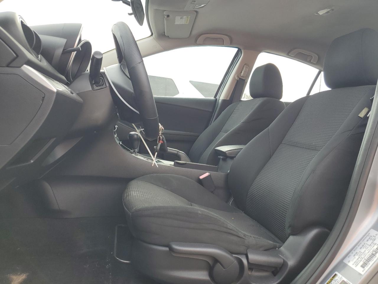 2013 Mazda 3 - Image 7
