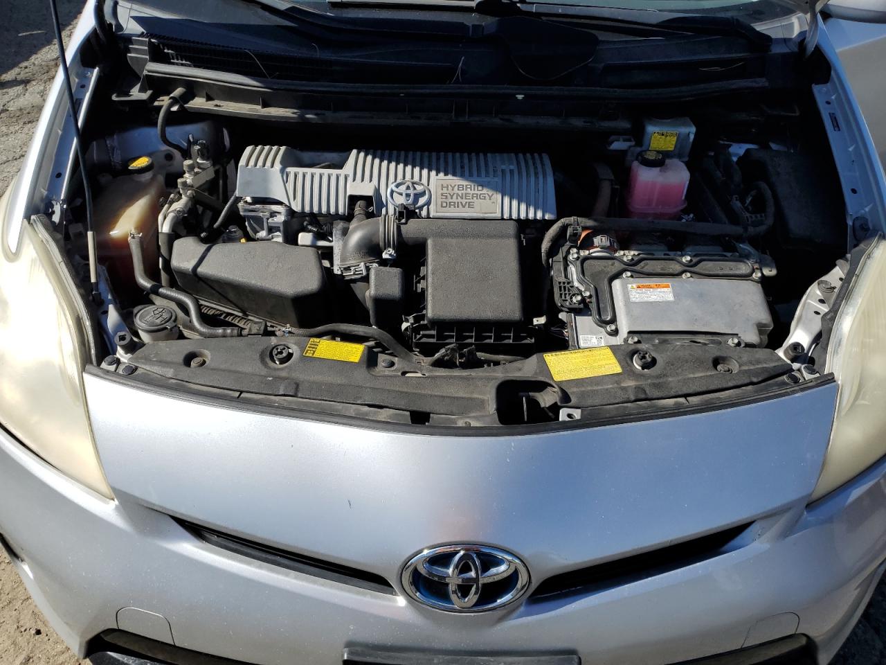 2012 Toyota Prius - Image 11