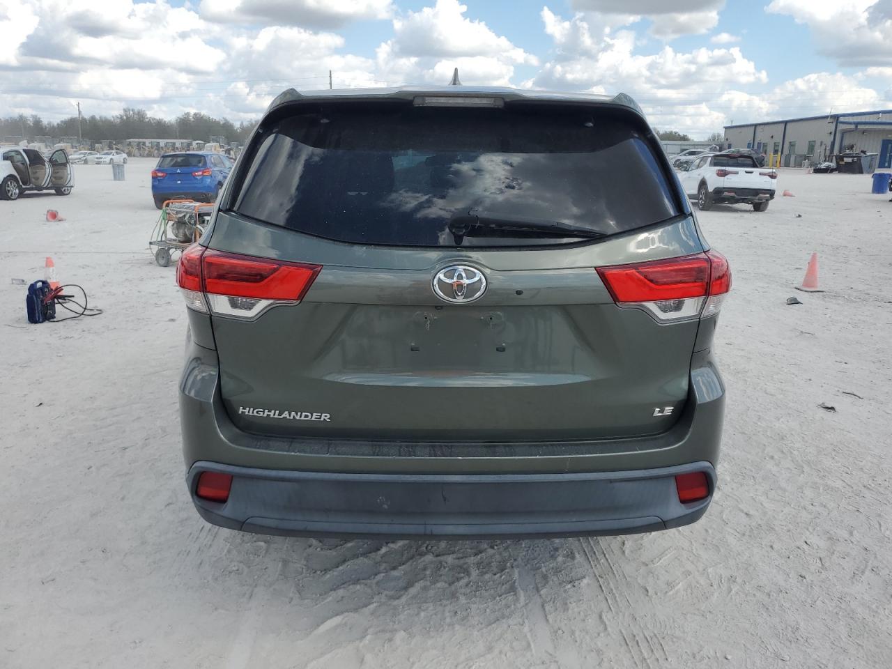2018 Toyota Highlander Le VIN: 5TDZZRFH1JS252482 Lot: 45046465
