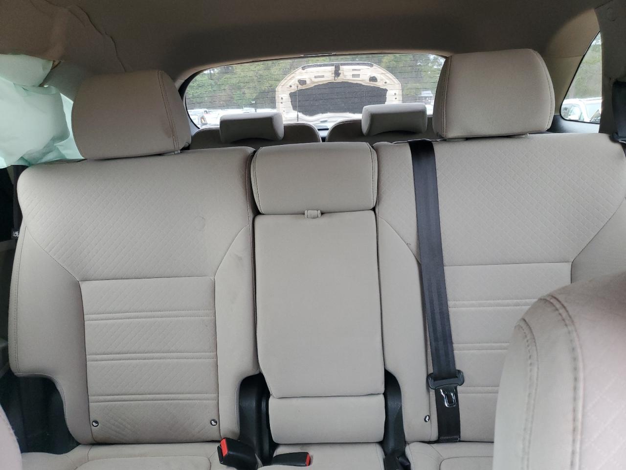 2017 Kia Sorento - Image 10