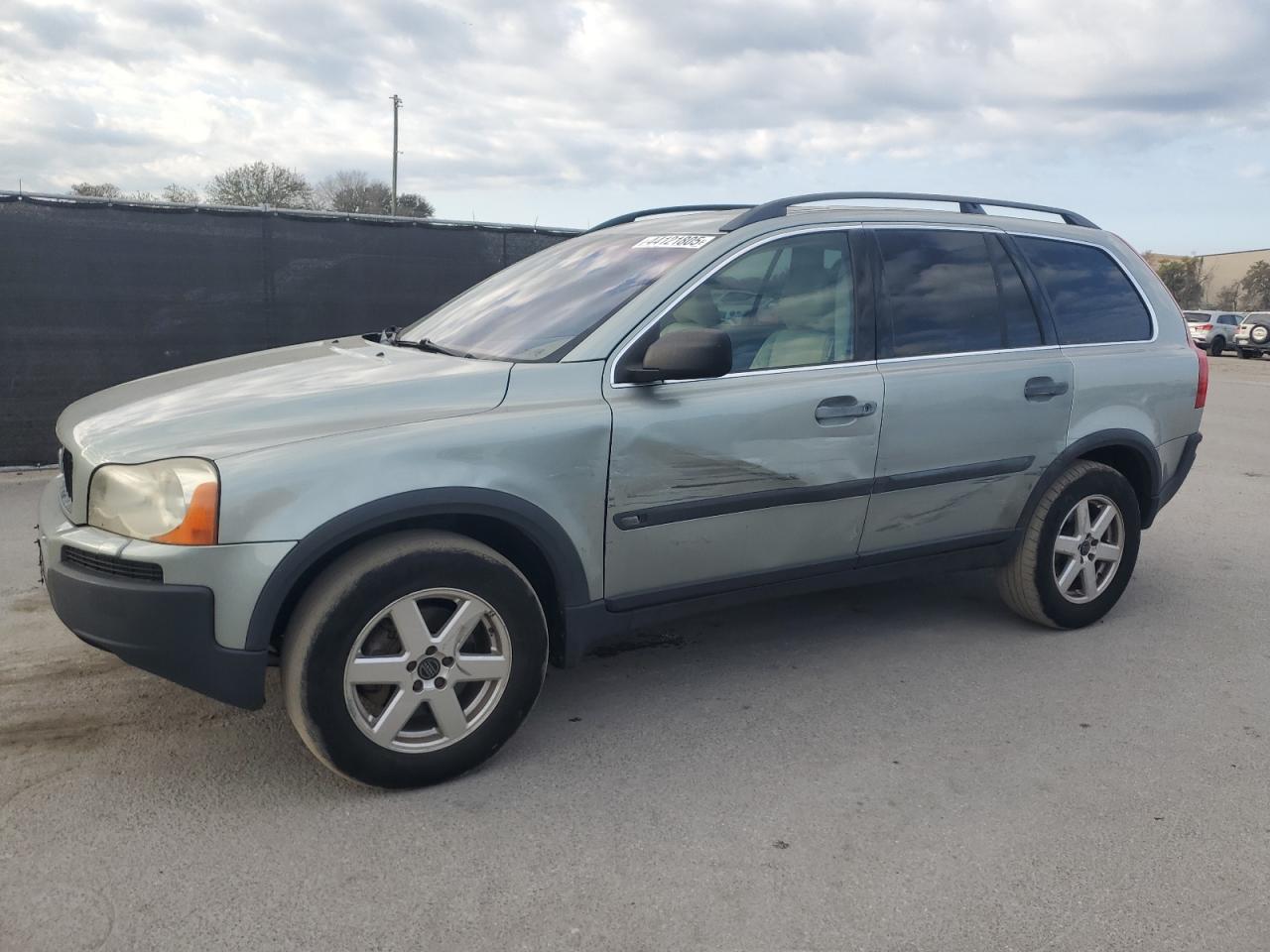 2004 Volvo XC90 - Image 1