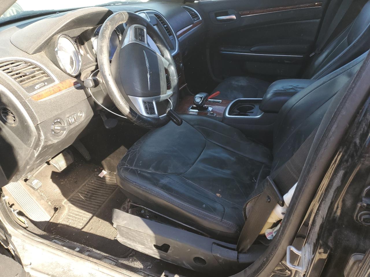 2014 Chrysler 300 - Image 7