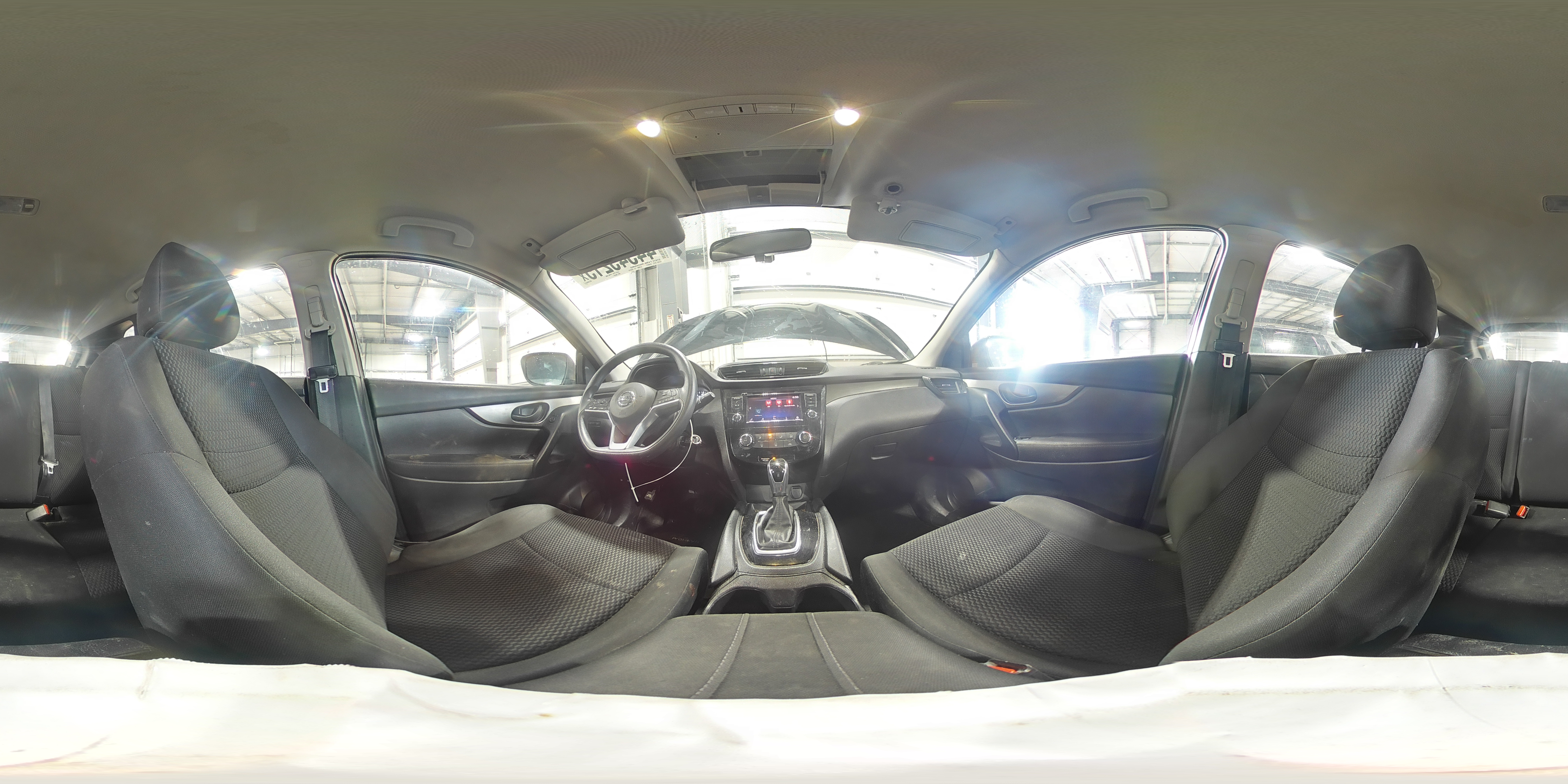 2019 Nissan Rogue - Image 16