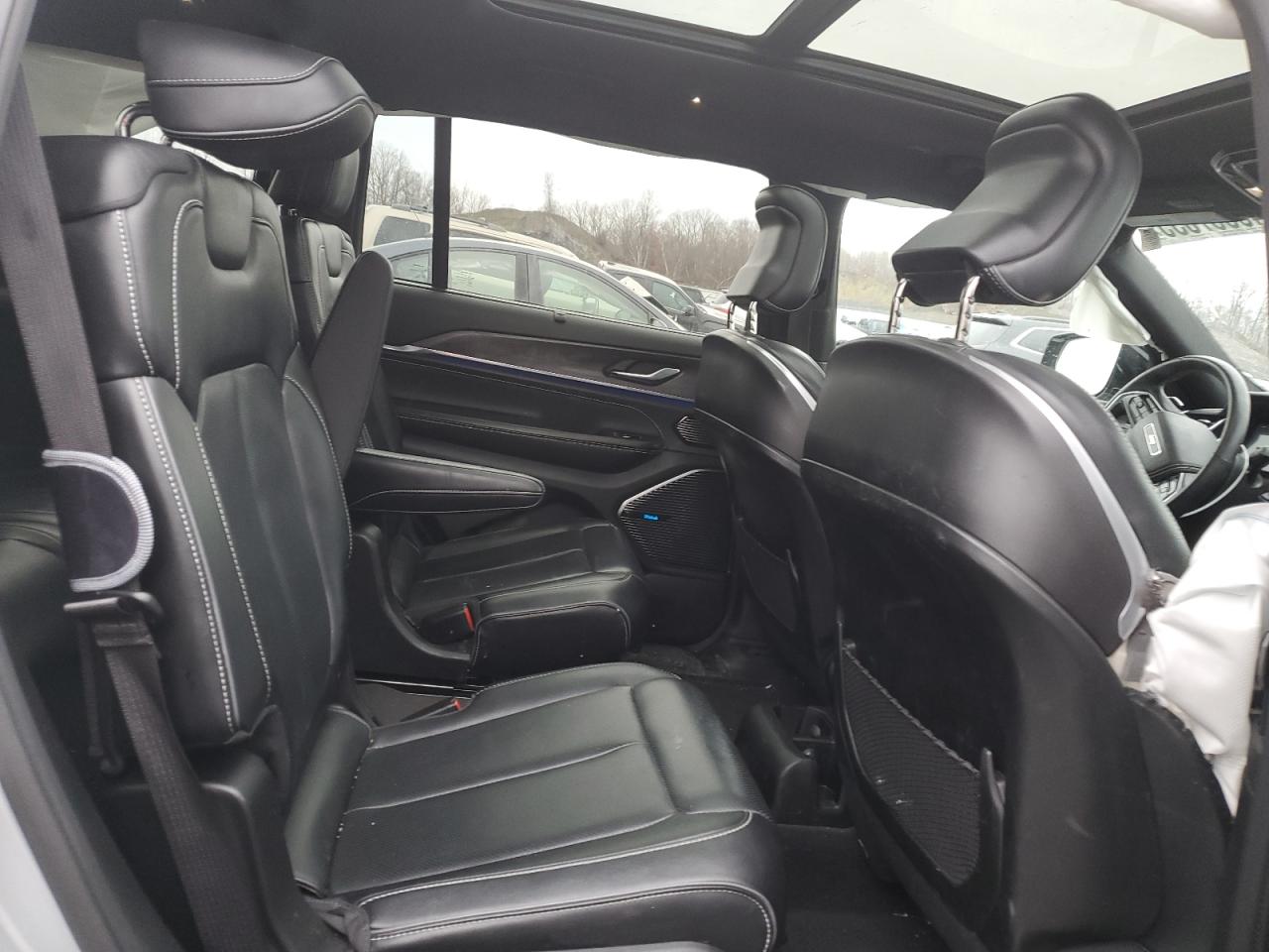 2021 Jeep Grand Cherokee - Image 11