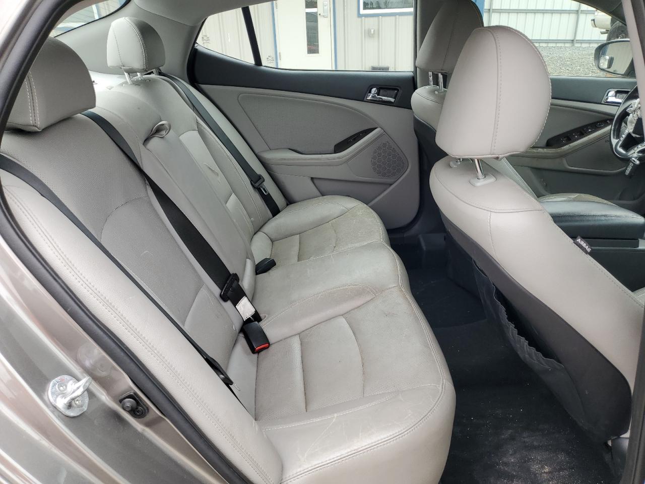 2012 Kia Optima - Image 10