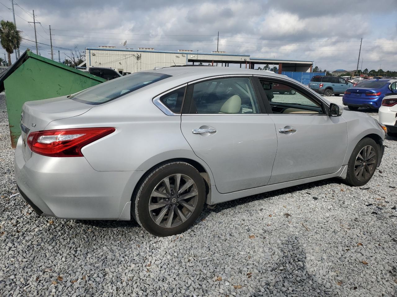 2016 Nissan Altima - Image 3