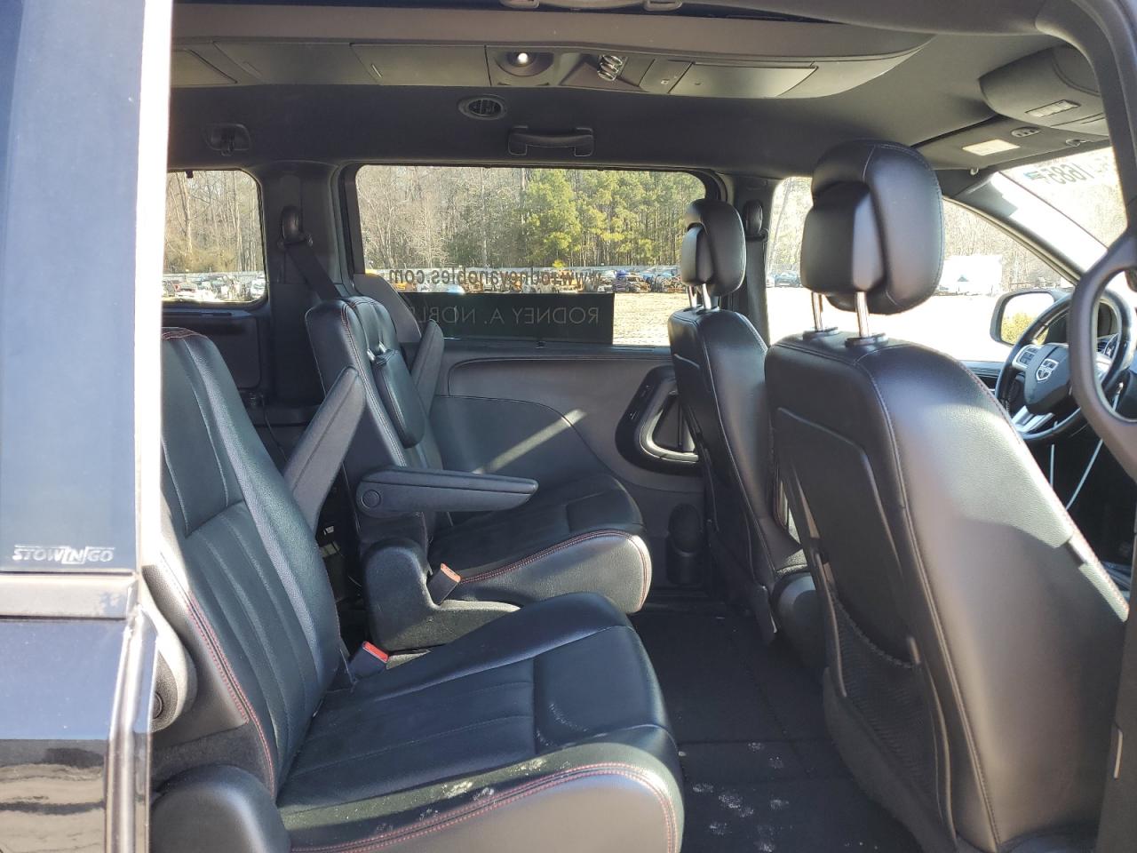 2012 Dodge Caravan - Image 11
