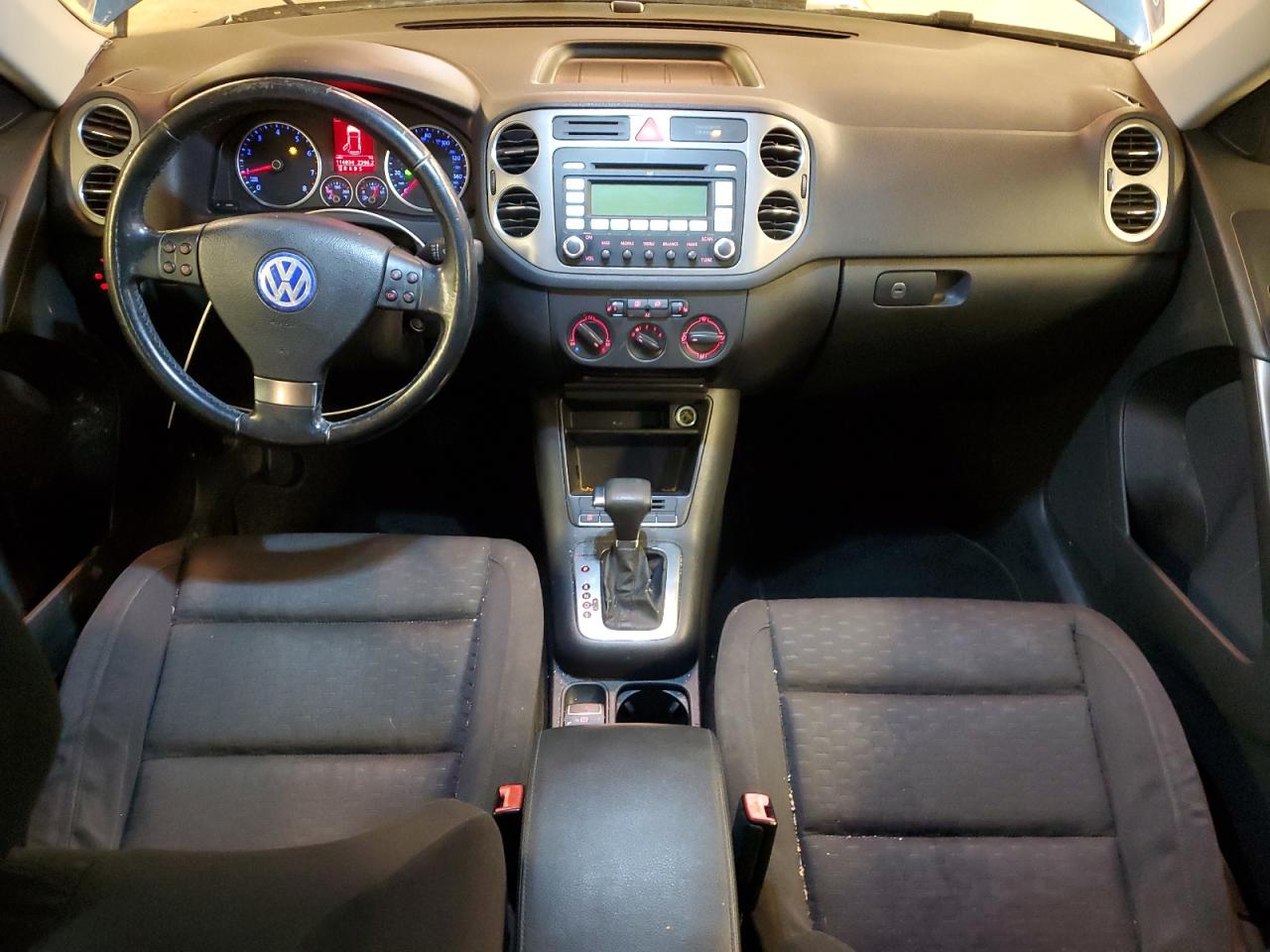 2009 Volkswagen Tiguan - Image 8