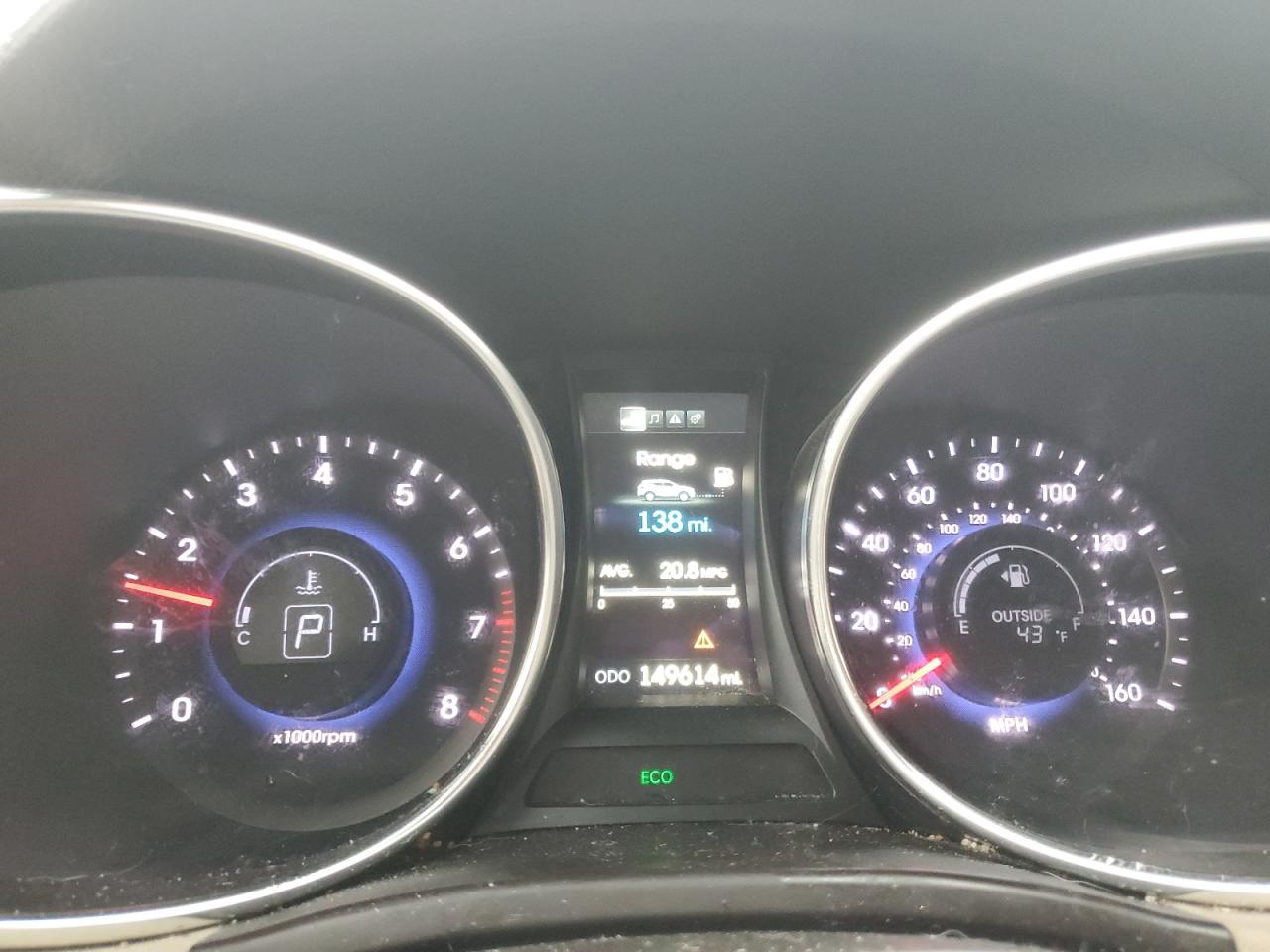 2014 Hyundai Santa Fe - Image 9