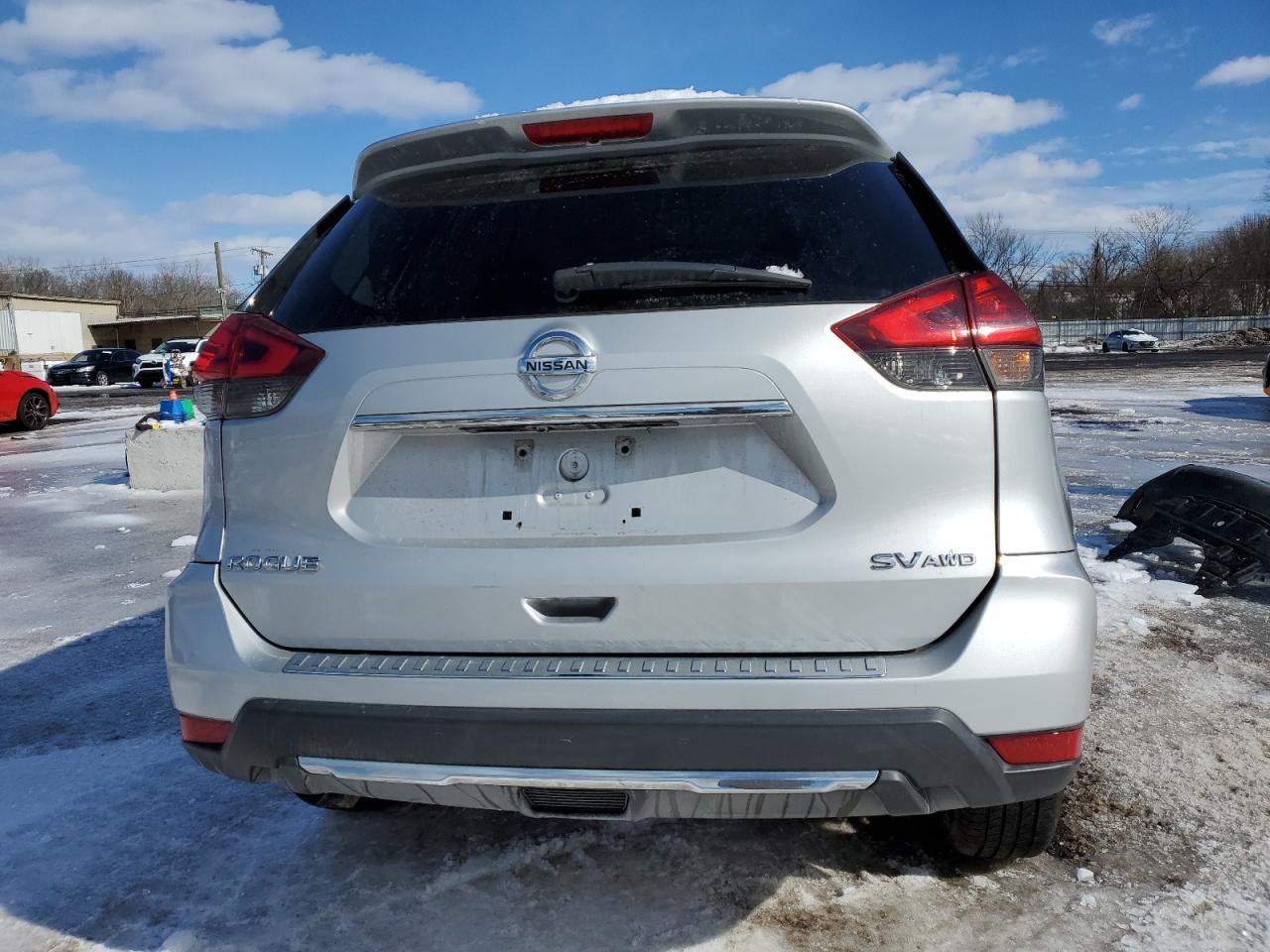 2017 Nissan Rogue - Image 6