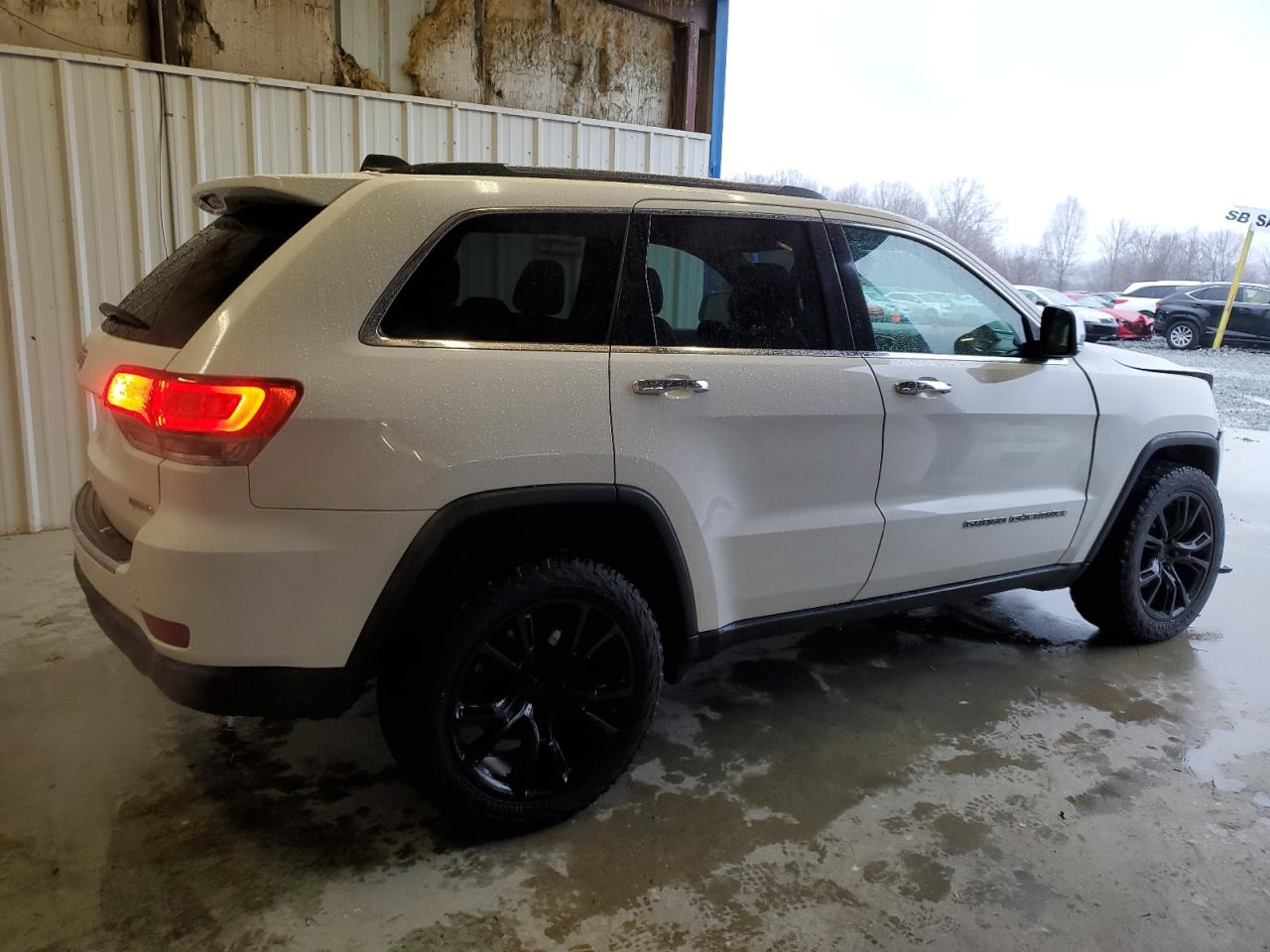2017 Jeep Grand Cherokee - Image 3