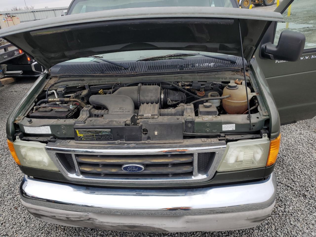 2003 Ford Econoline - Image 12
