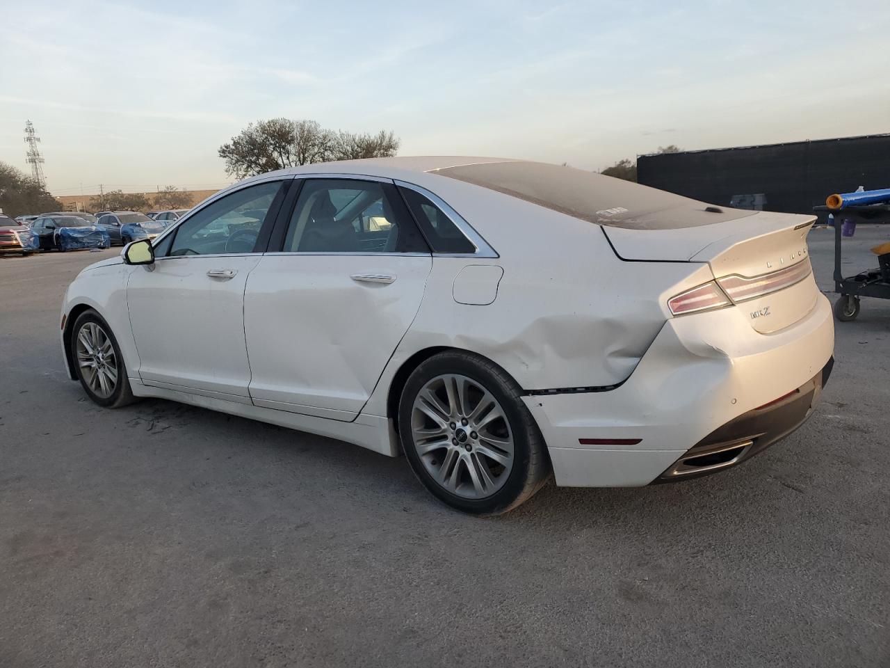 2016 Lincoln MKZ - Image 2