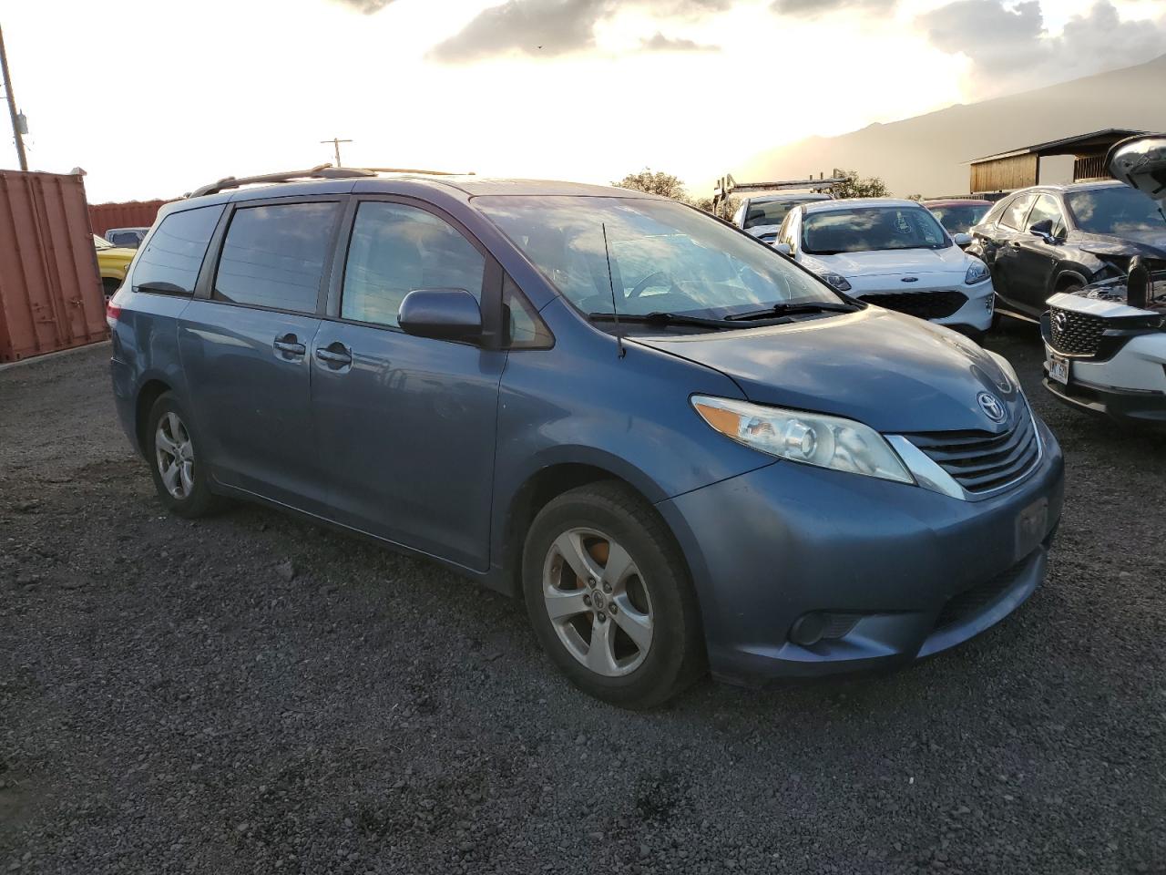2014 Toyota Sienna - Image 4