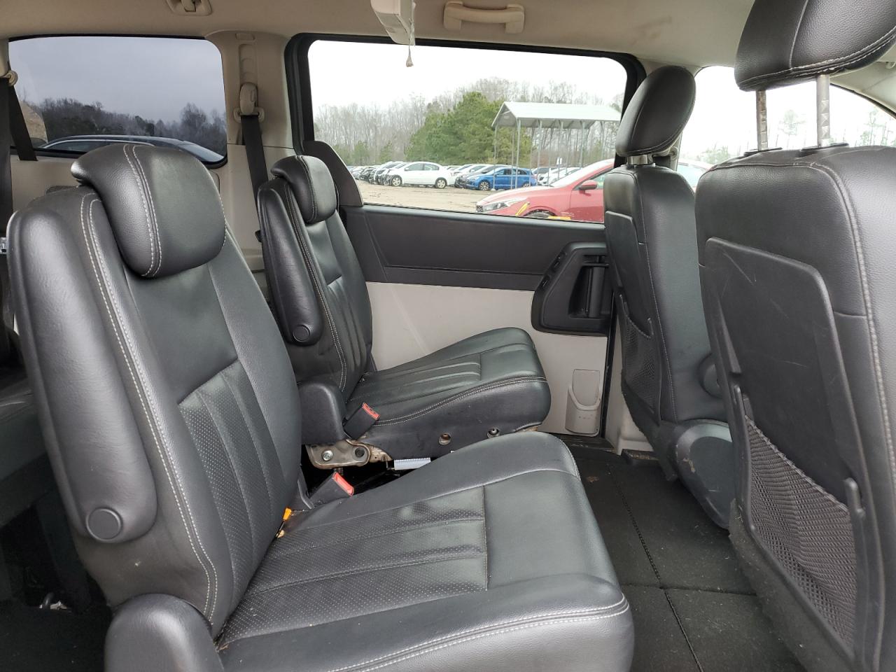 2009 Dodge Caravan - Image 12