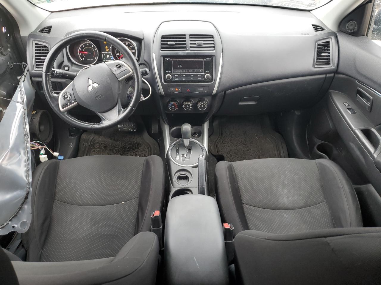 2014 Mitsubishi Outlander - Image 8