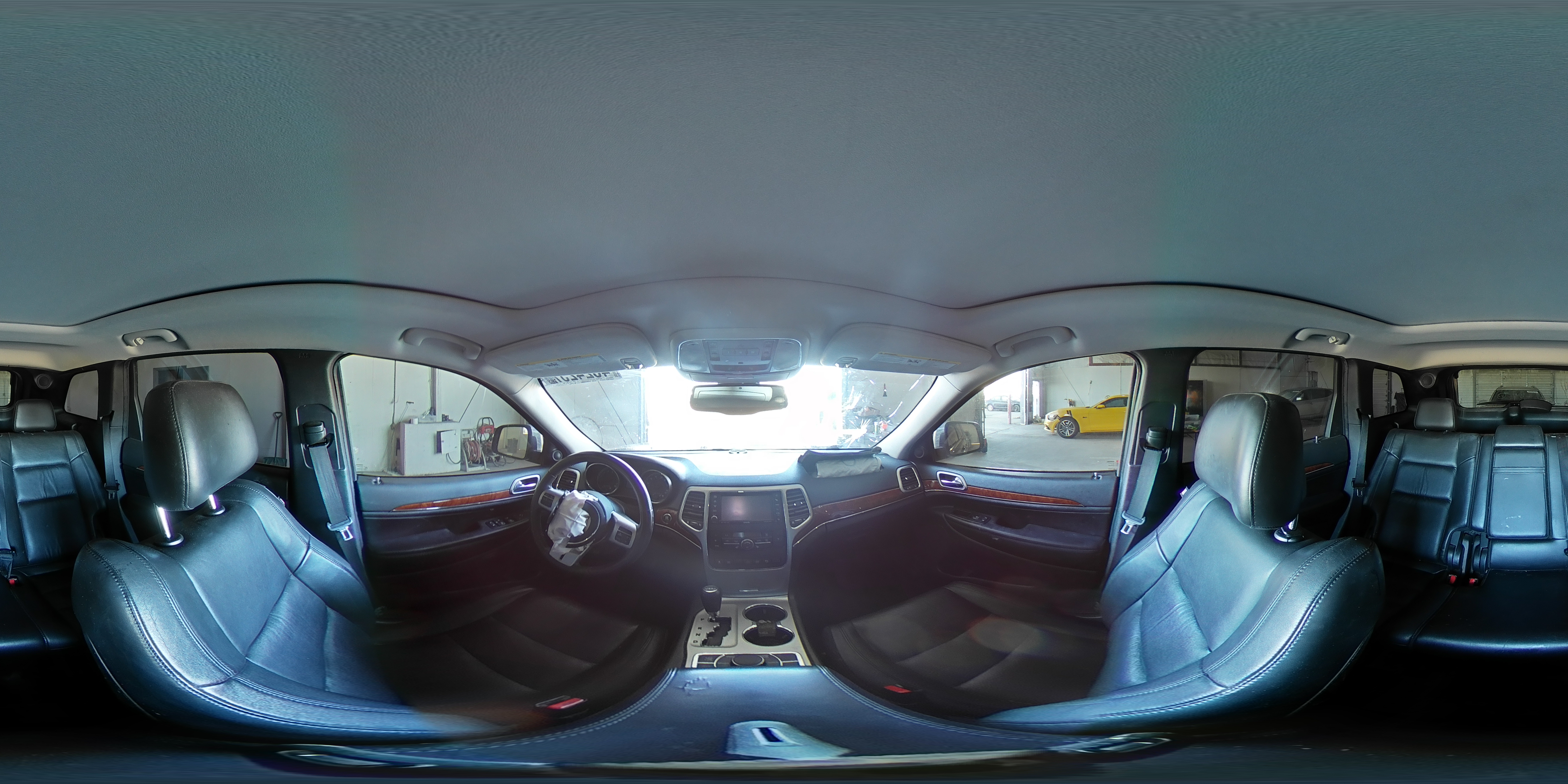 2011 Jeep Grand Cherokee - Image 14