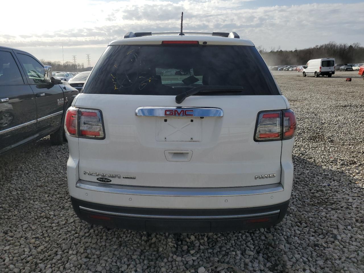 2017 GMC Acadia - Image 6