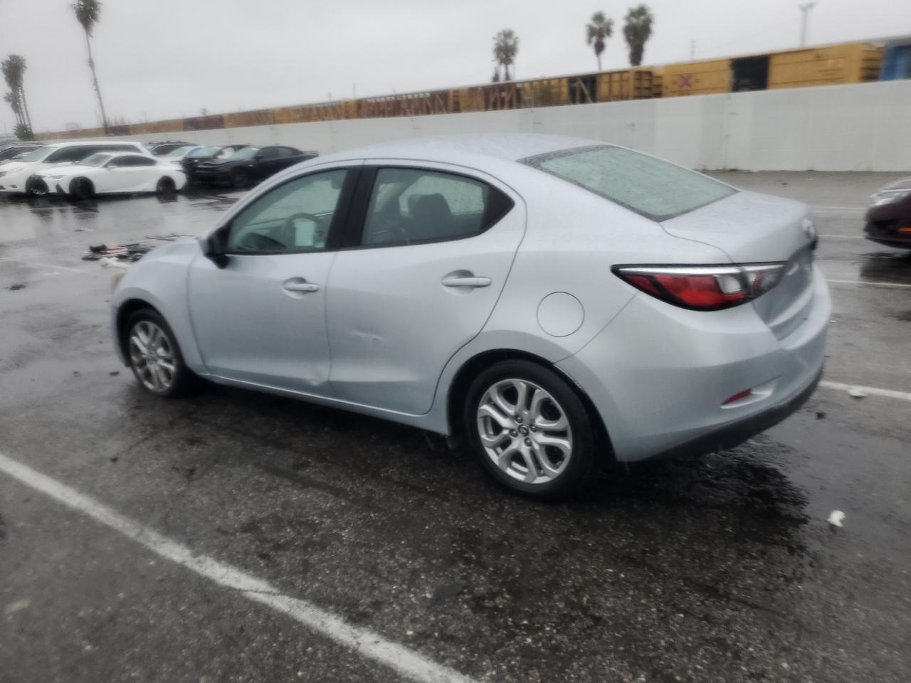 2018 Toyota Yaris - Image 2