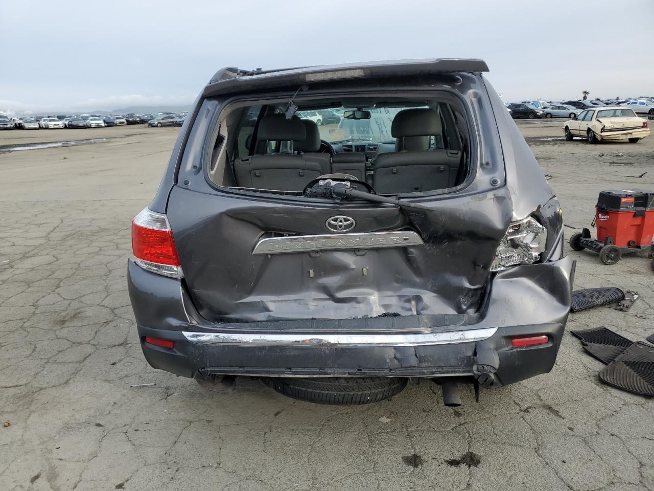 2012 Toyota Highlander - Image 6
