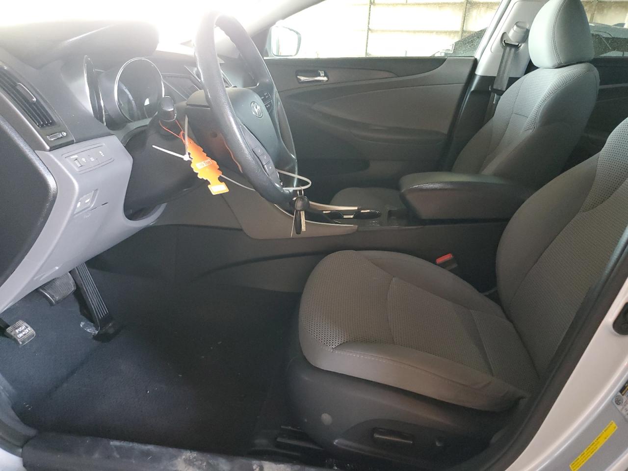 2014 Hyundai Sonata - Image 7