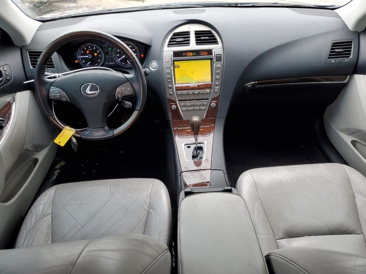 2010 Lexus ES - Image 8