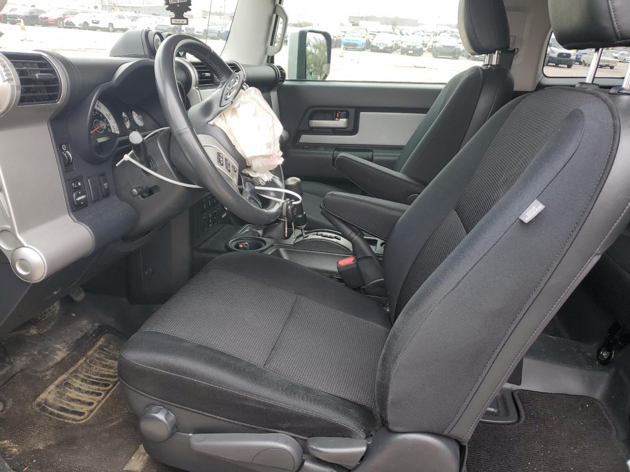 2010 Toyota FJ Cruiser - Image 7