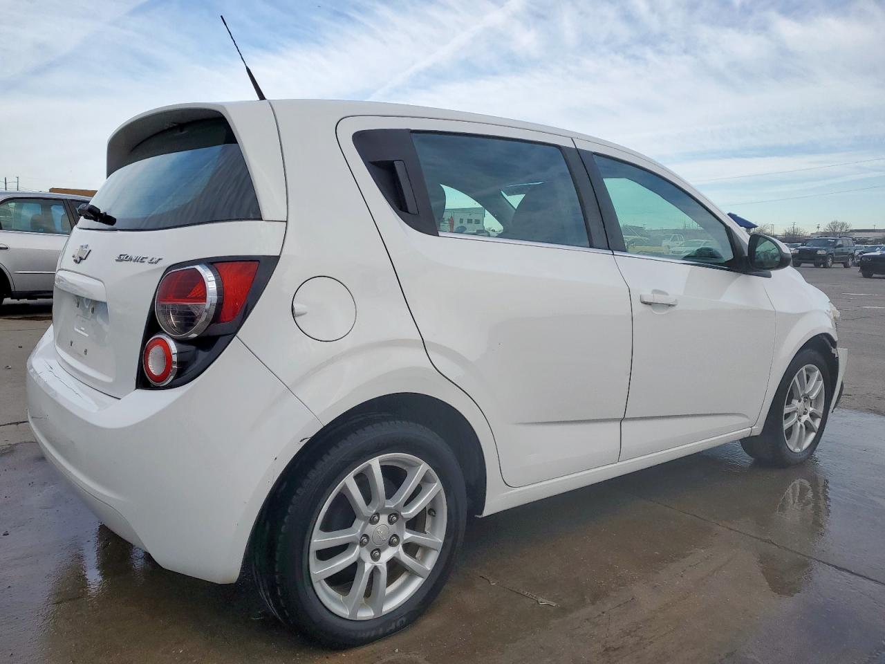 2013 Chevrolet Sonic - Image 3