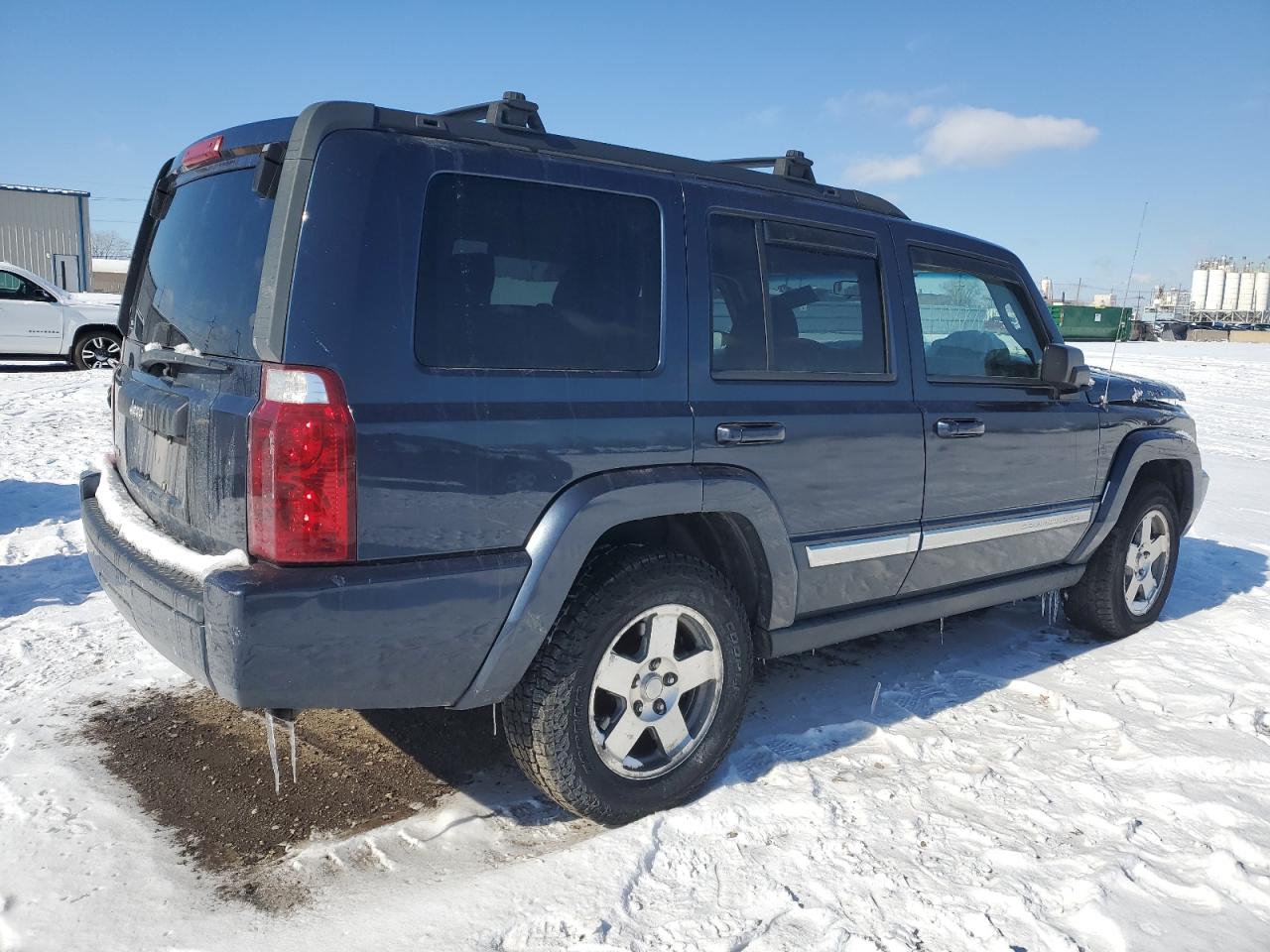 2010 Jeep Commander - Image 3