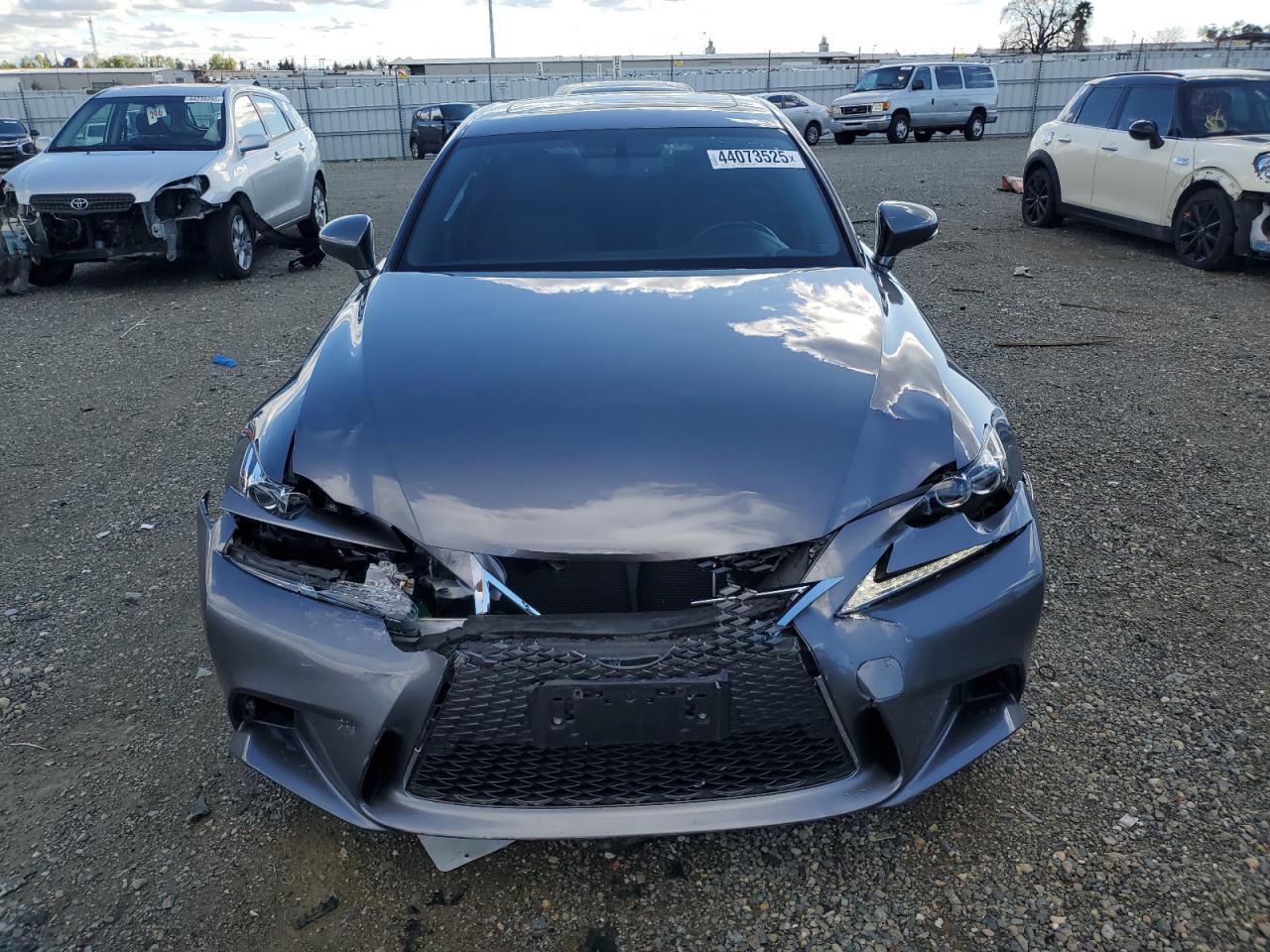 2015 Lexus IS - Image 5