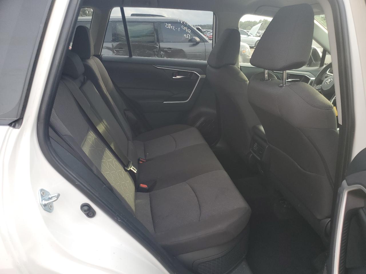 2022 Toyota RAV 4 - Image 11