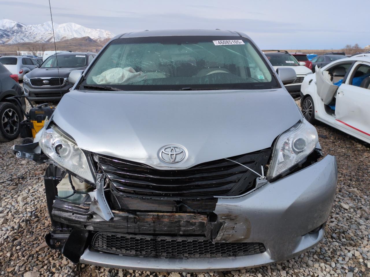2012 Toyota Sienna - Image 5