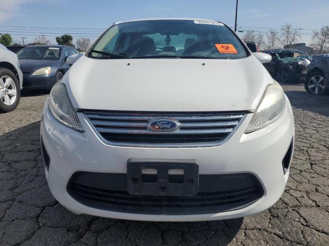 Sedans FORD FIESTA 2013 White