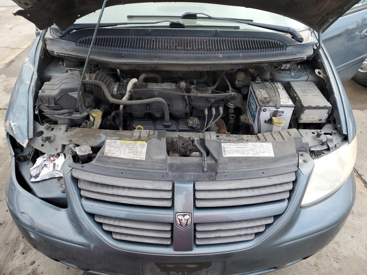 2005 Dodge Caravan - Image 12
