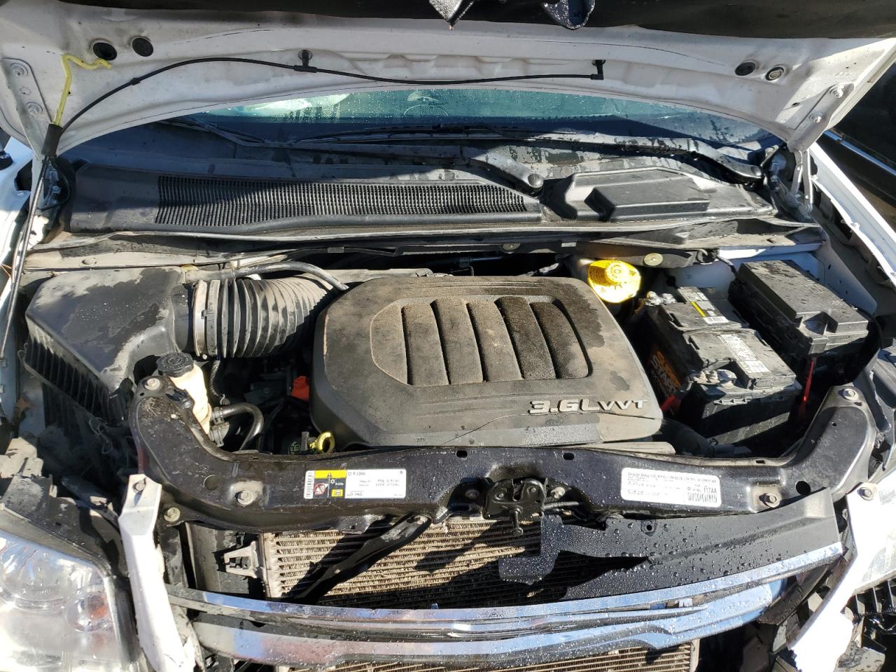 2015 Chrysler Town & Country - Image 12