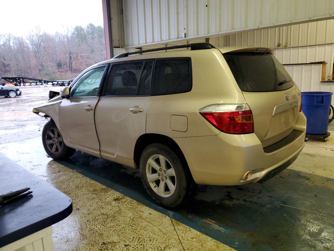 2010 Toyota Highlander - Image 2