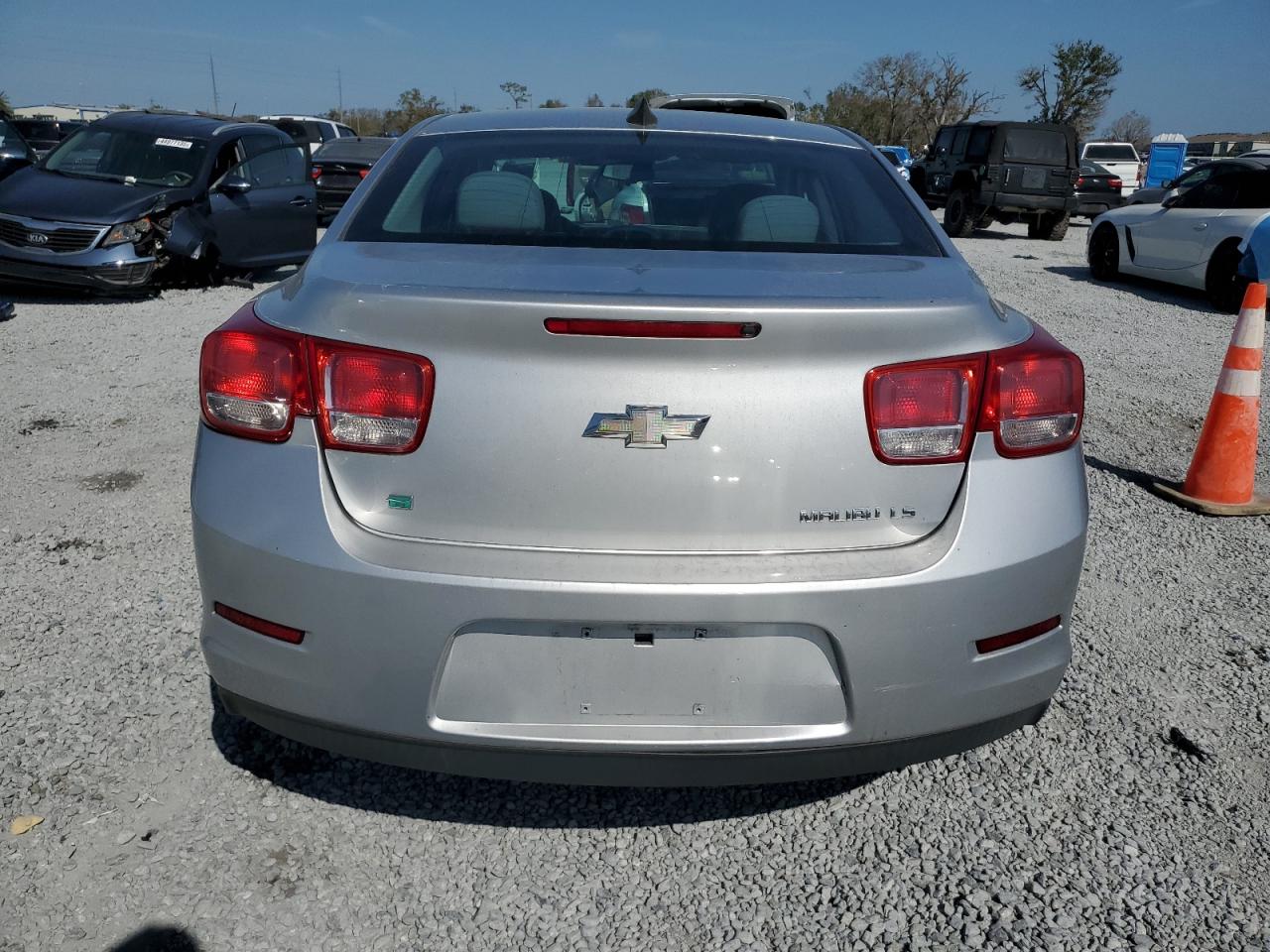 2016 Chevrolet Malibu - Image 6