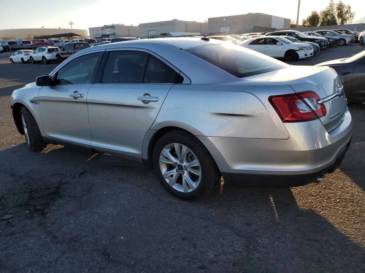 2011 Ford Taurus - Image 2