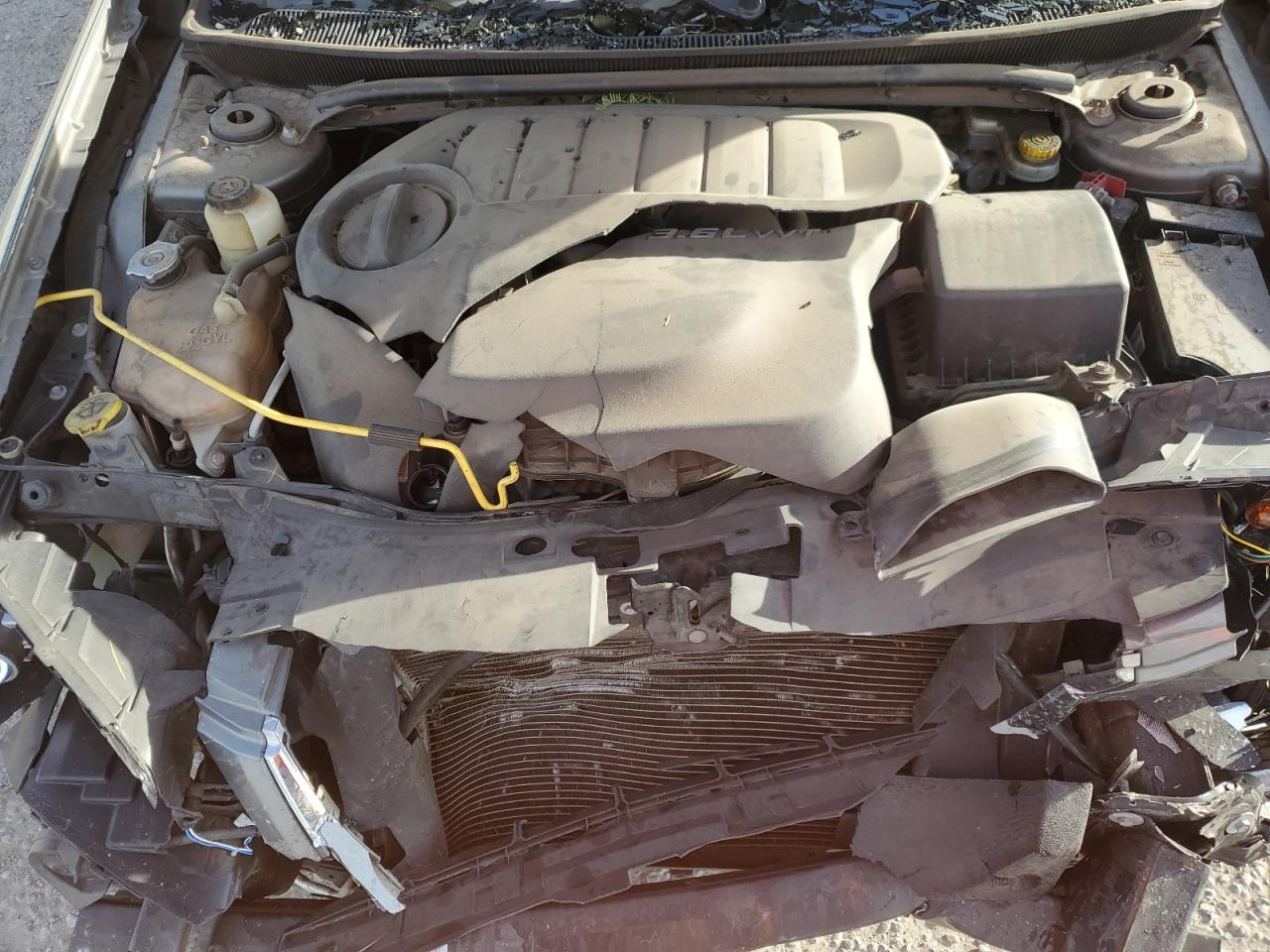 2013 Chrysler 200 - Image 12