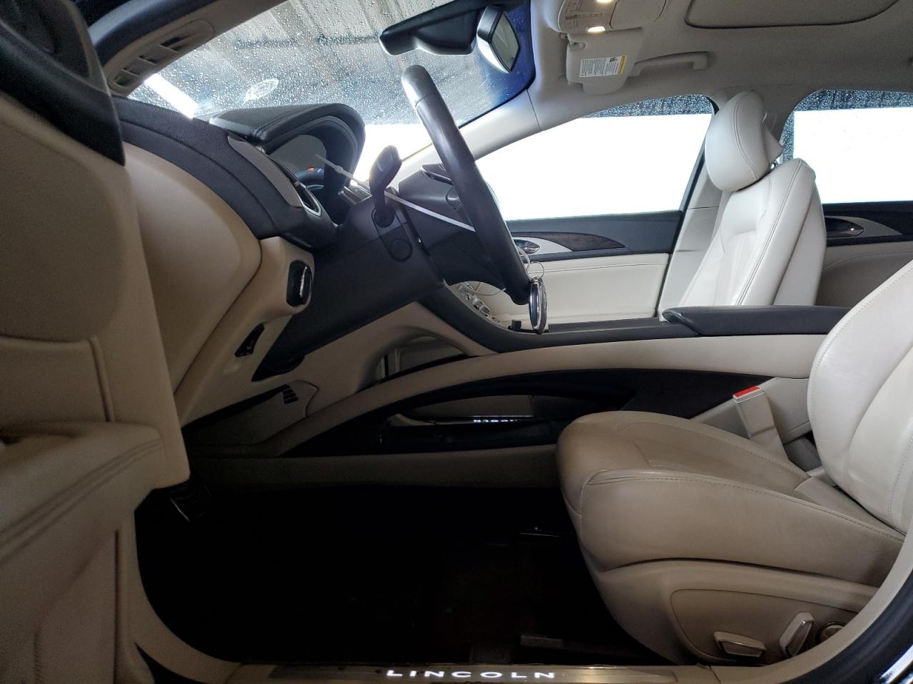 2019 Lincoln MKZ - Image 7