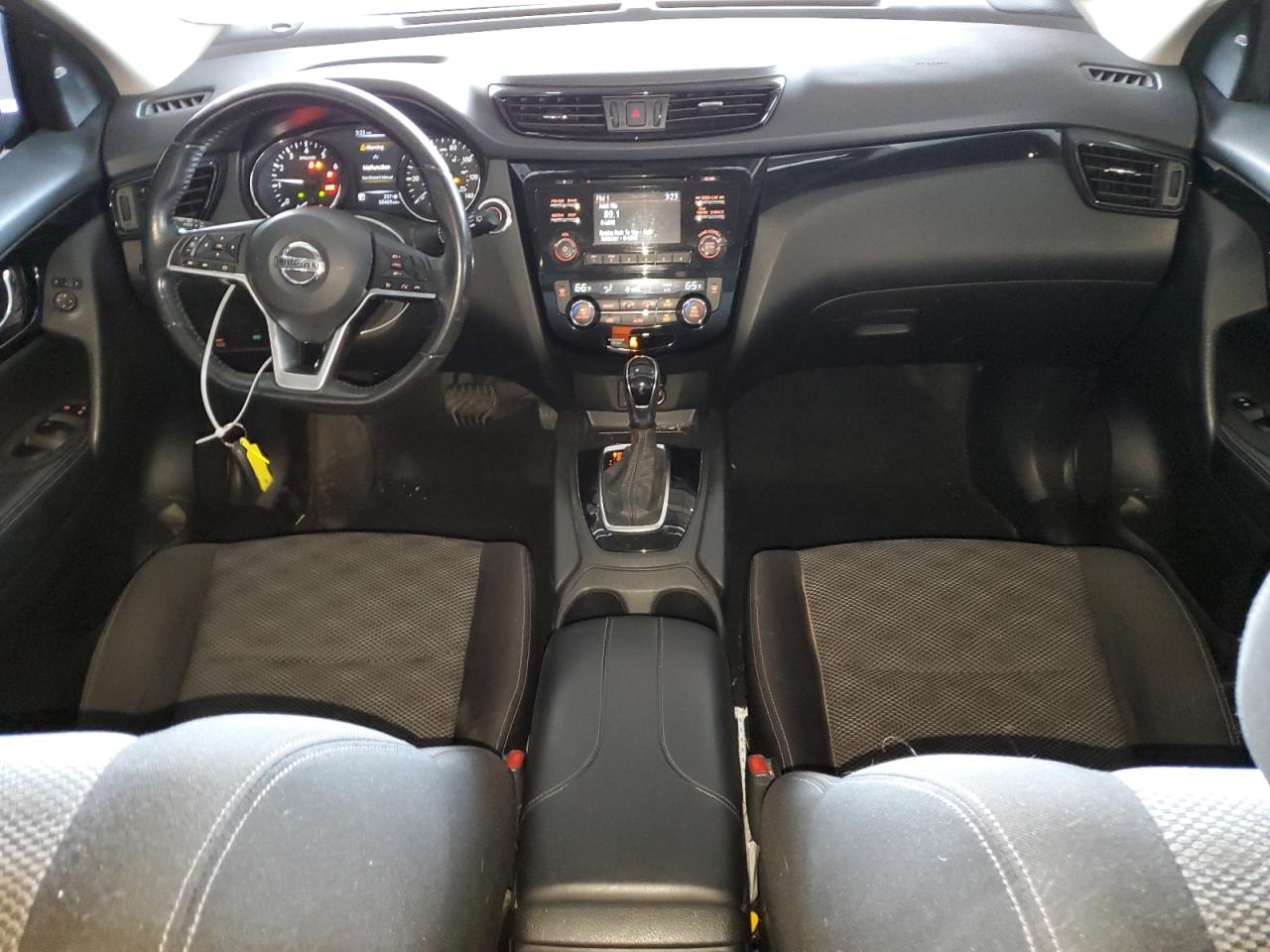 2018 Nissan Rogue - Image 8