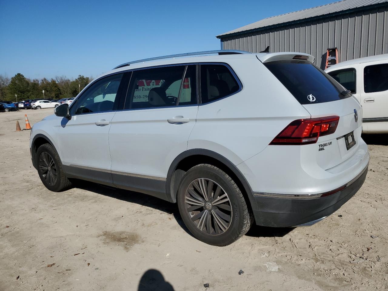 2018 Volkswagen Tiguan - Image 2