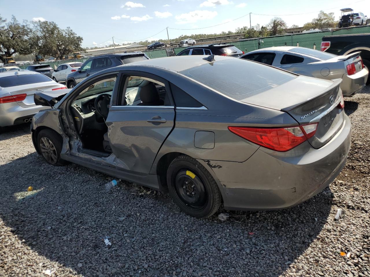 2013 Hyundai Sonata - Image 2