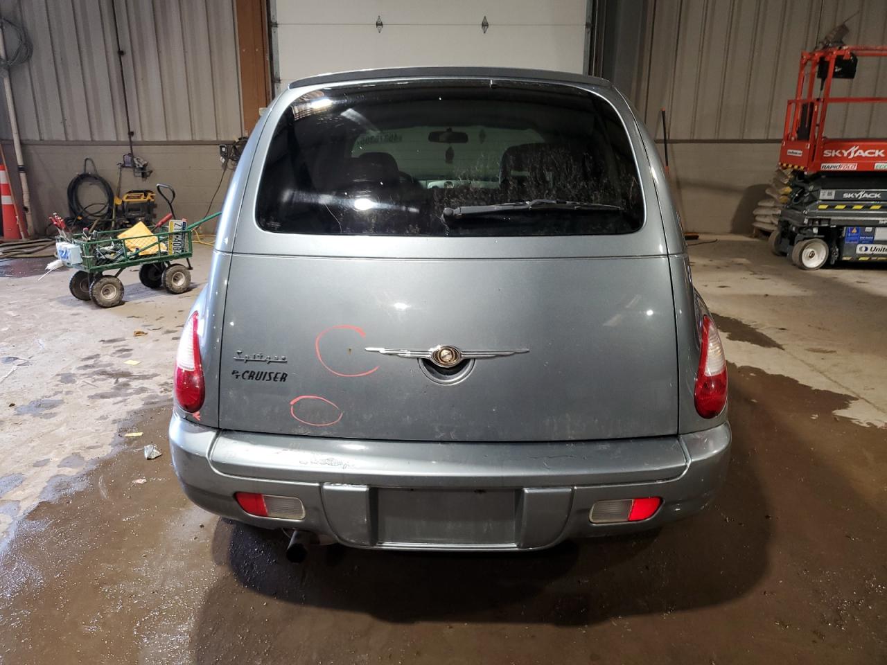 2009 Chrysler PT Cruiser - Image 6
