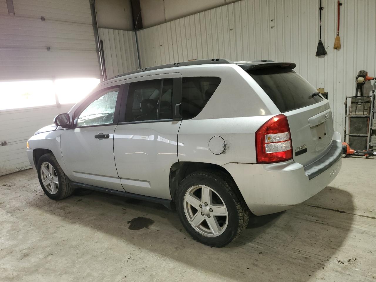 2007 Jeep Compass - Image 2
