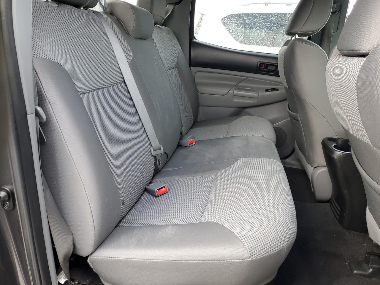 2015 Toyota Tacoma - Image 10