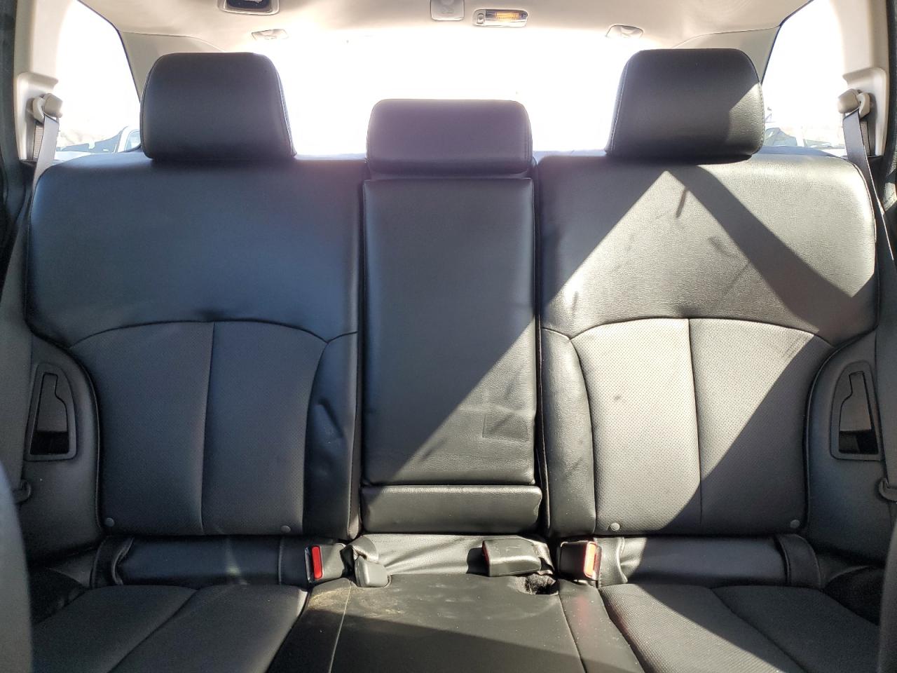 2014 Subaru Outback - Image 10
