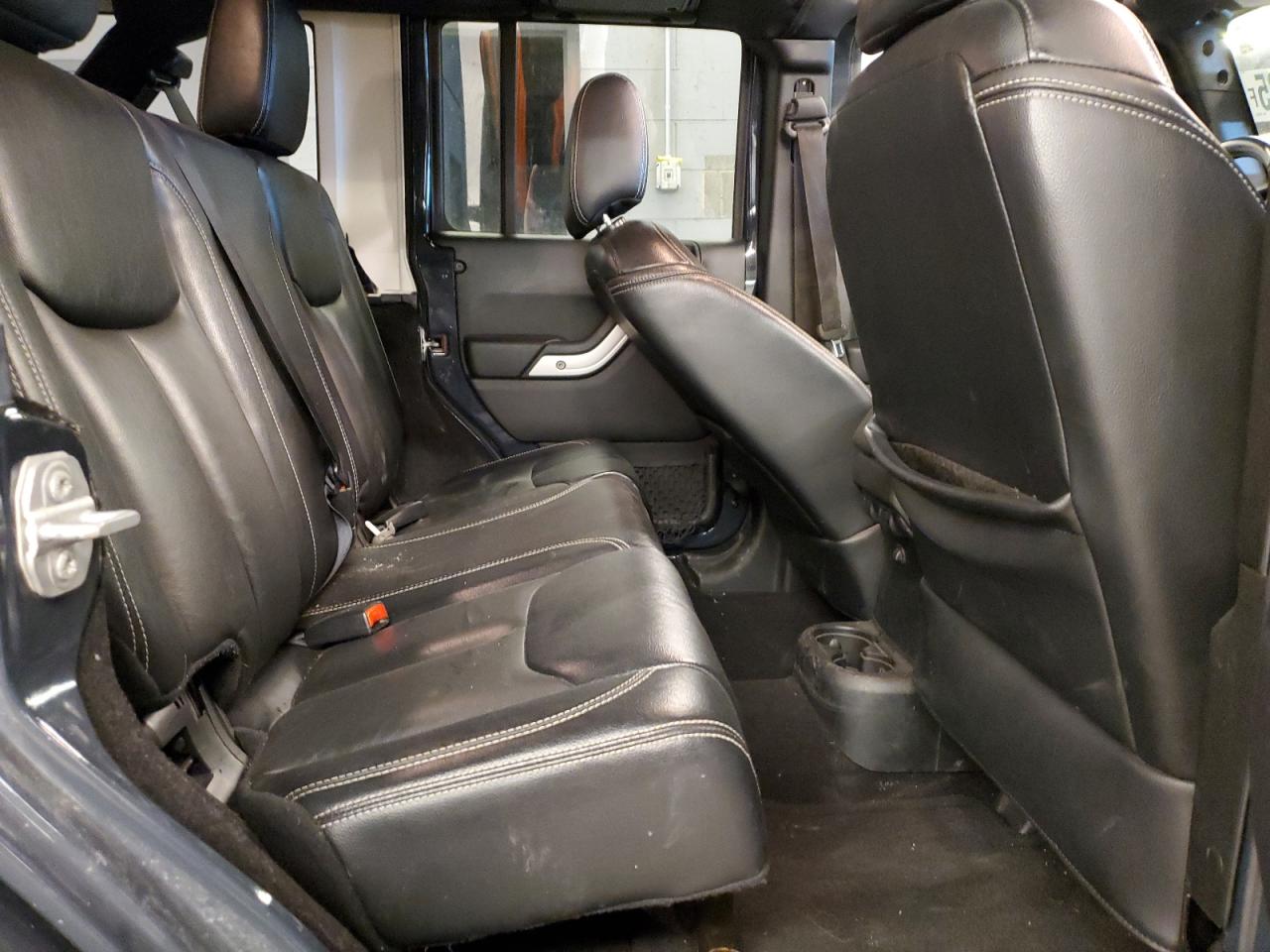 2016 Jeep Wrangler - Image 10