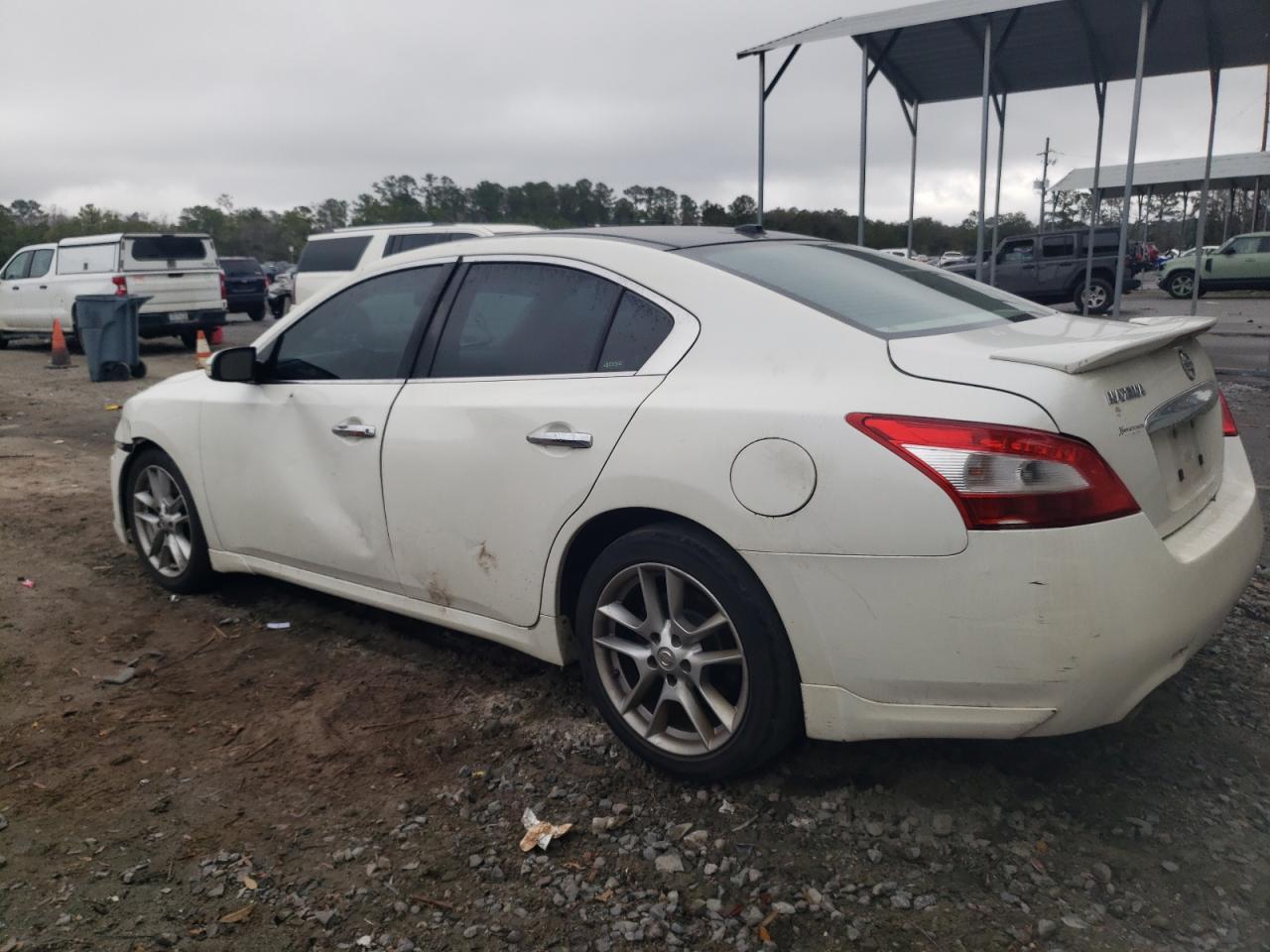 2009 Nissan Maxima - Image 2